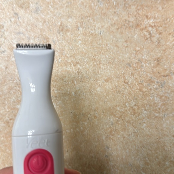 Veet Trimmer - 5 for $25 for items marked with ⭐️ - Picture 4 of 5